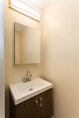 5 bed, 4.5 bath apartment for rent at 476 Fulton St Unit 2, Medford — photo 7 of 31