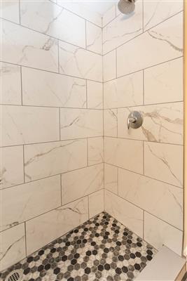 5 bed, 4.5 bath apartment for rent at 476 Fulton St Unit 2, Medford — photo 18 of 31