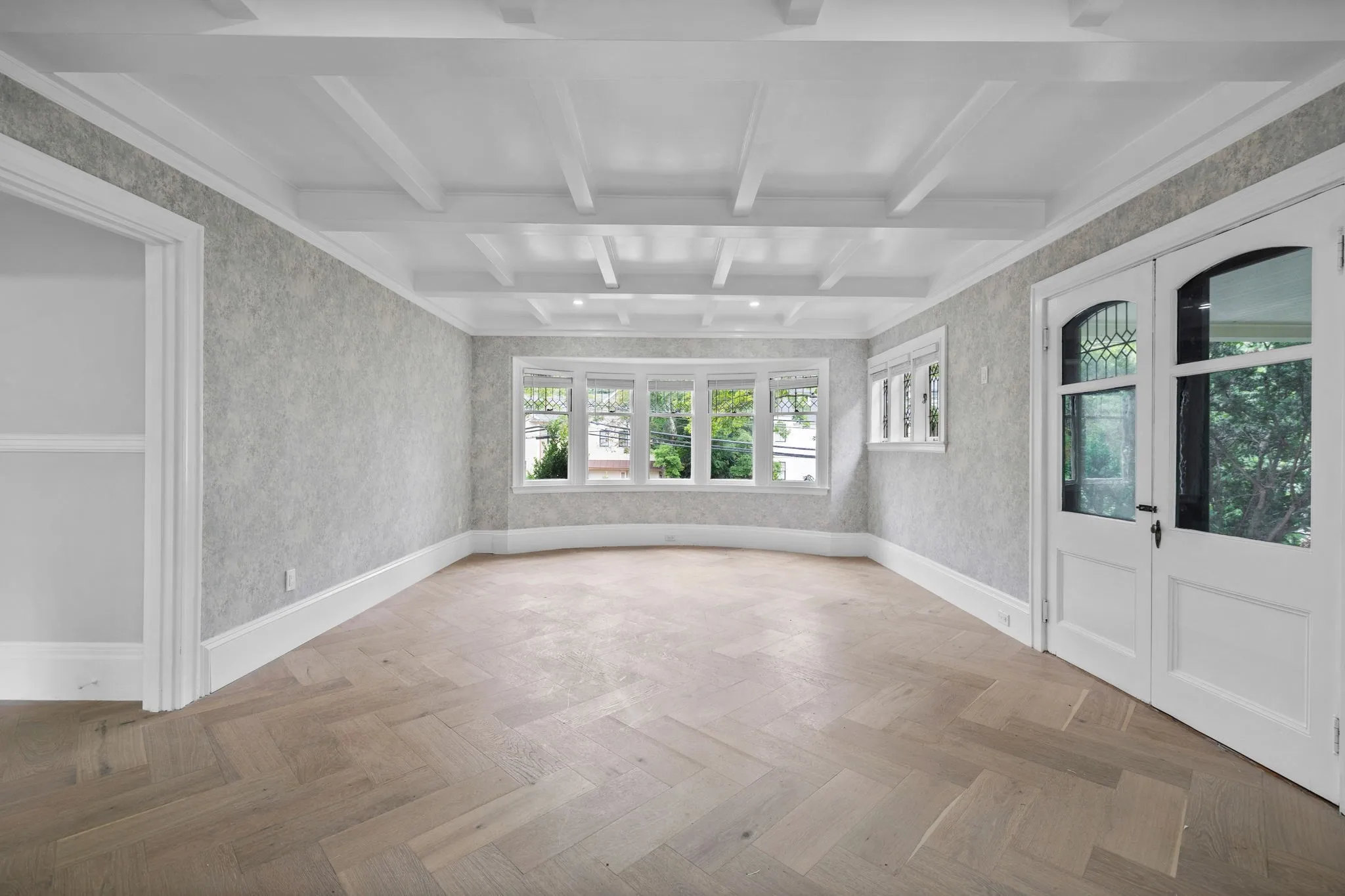 8+ bed, 4+ bath apartment for rent at 476 Heath St Unit 1, Chestnut Hill — photo 6 of 17