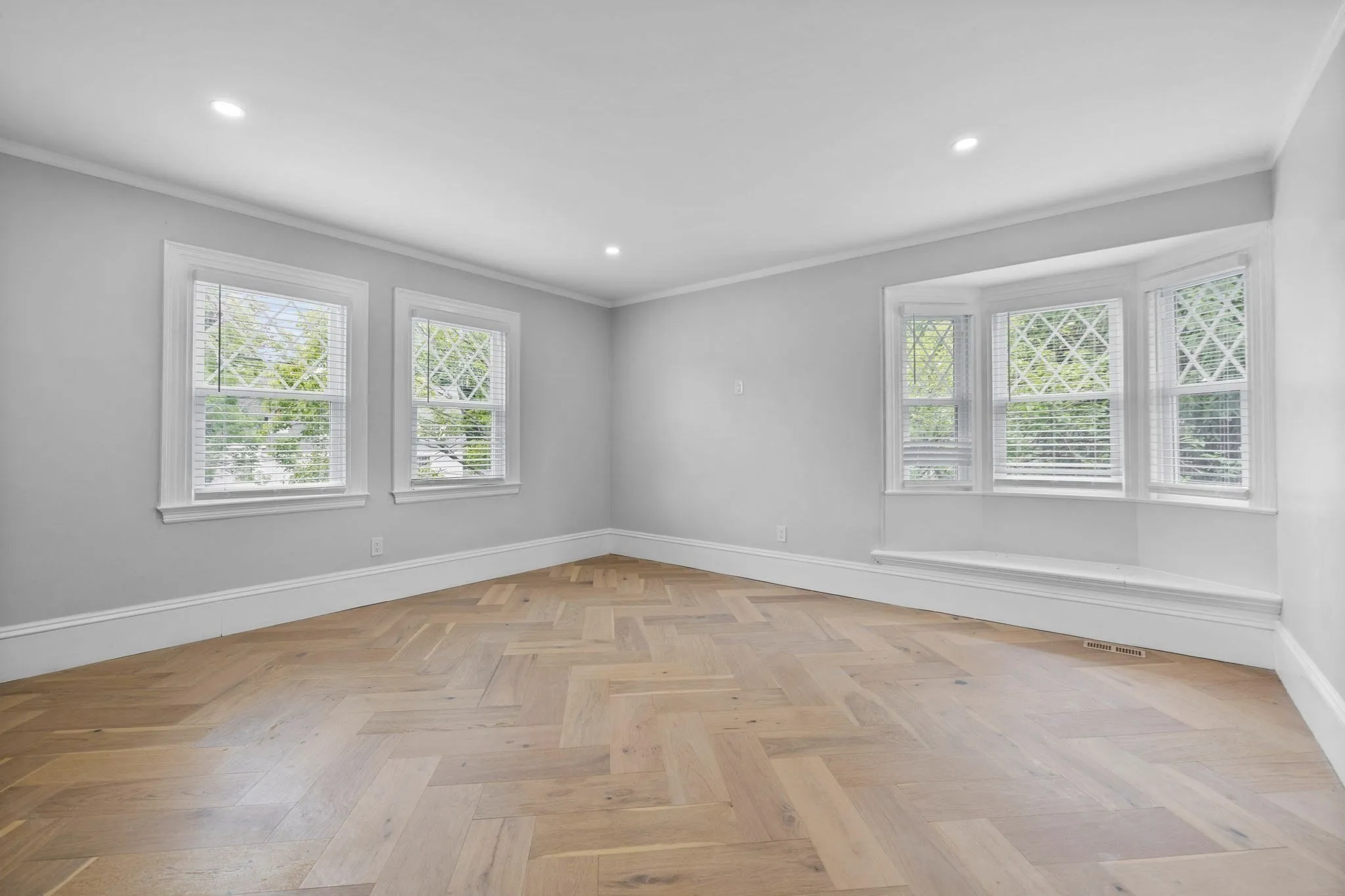 8+ bed, 4+ bath apartment for rent at 476 Heath St Unit 1, Chestnut Hill — photo 14 of 17