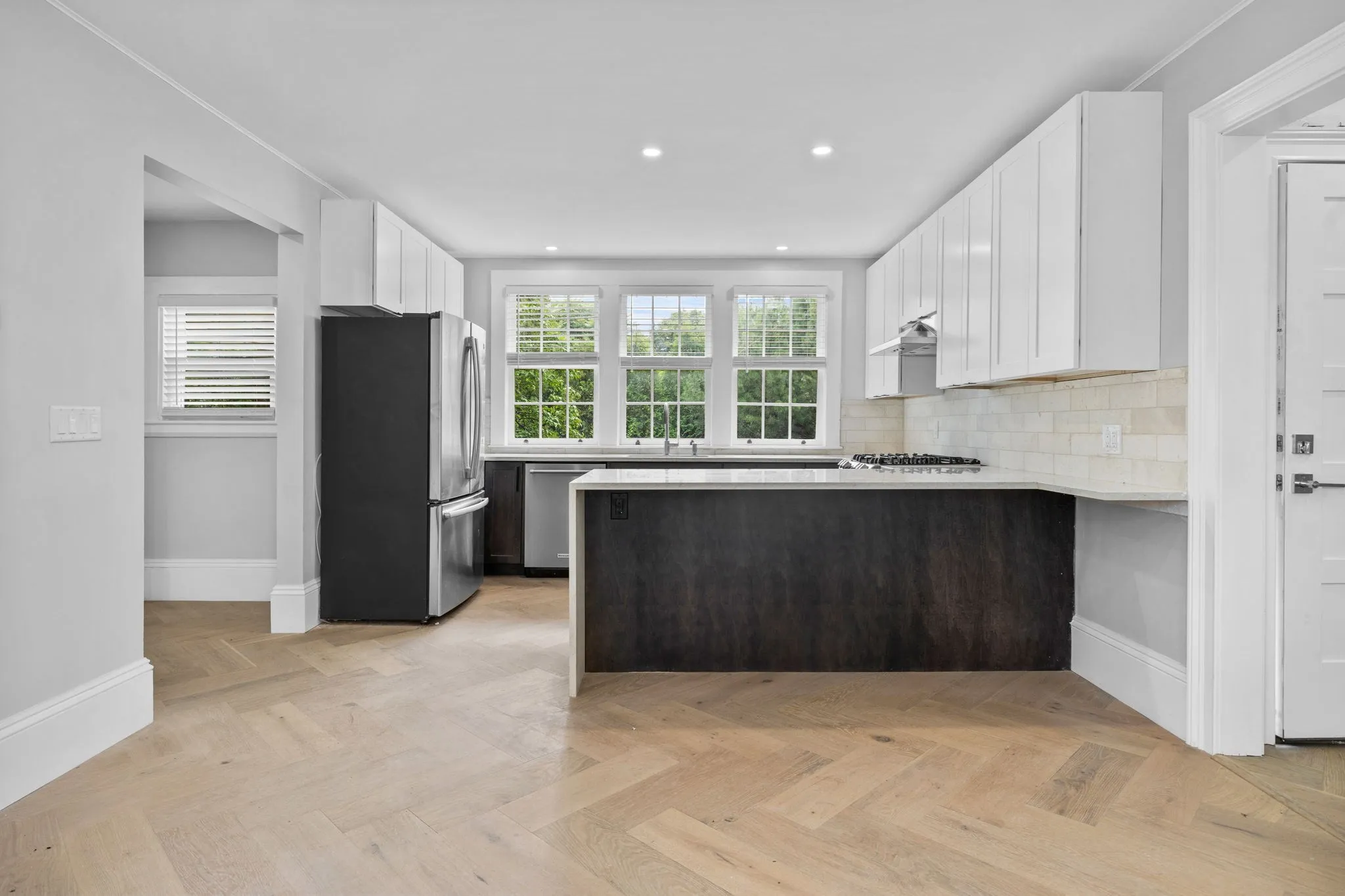 8+ bed, 4+ bath apartment for rent at 476 Heath St Unit 1, Chestnut Hill — photo 9 of 17