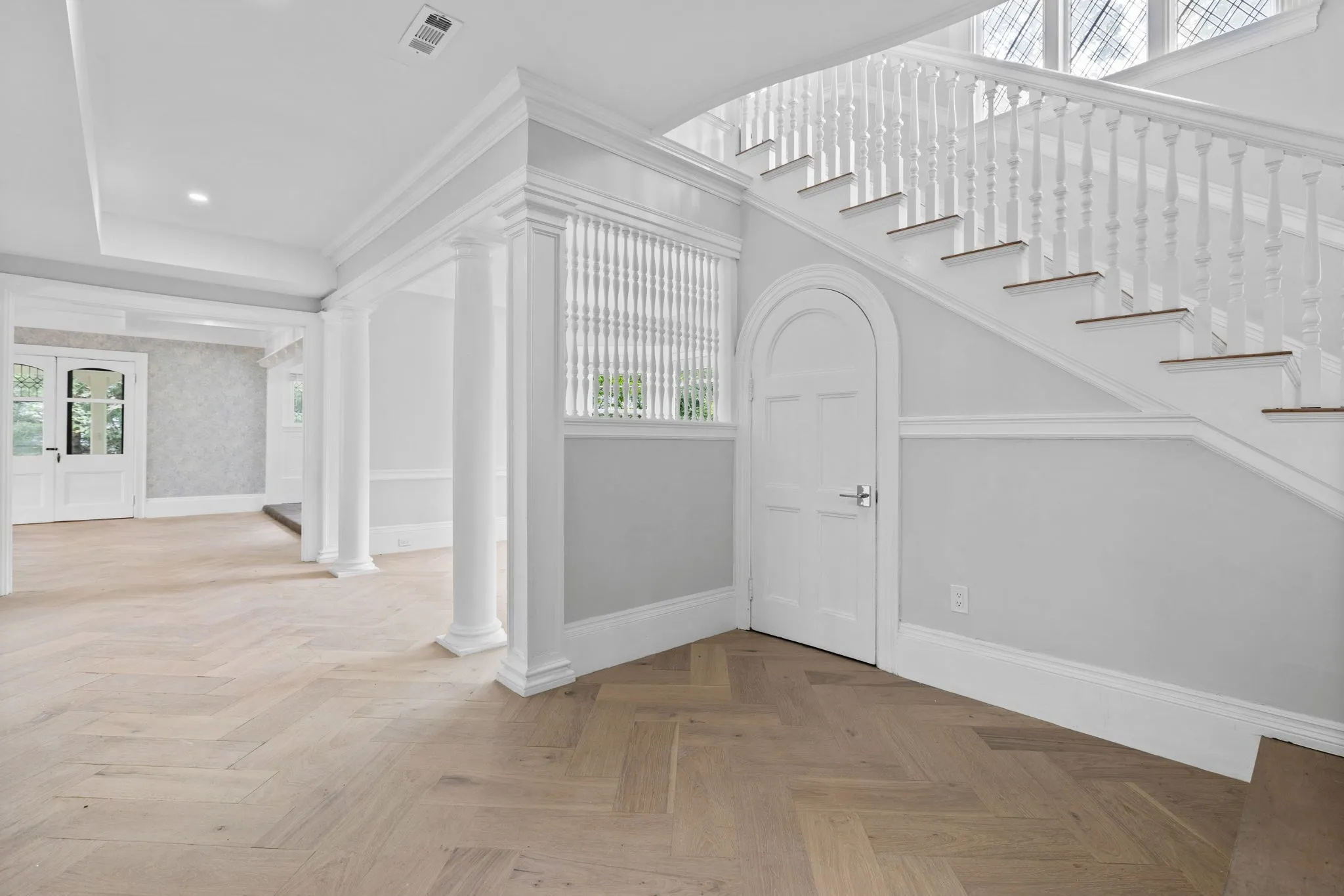 8+ bed, 4+ bath apartment for rent at 476 Heath St Unit 1, Chestnut Hill — photo 3 of 17