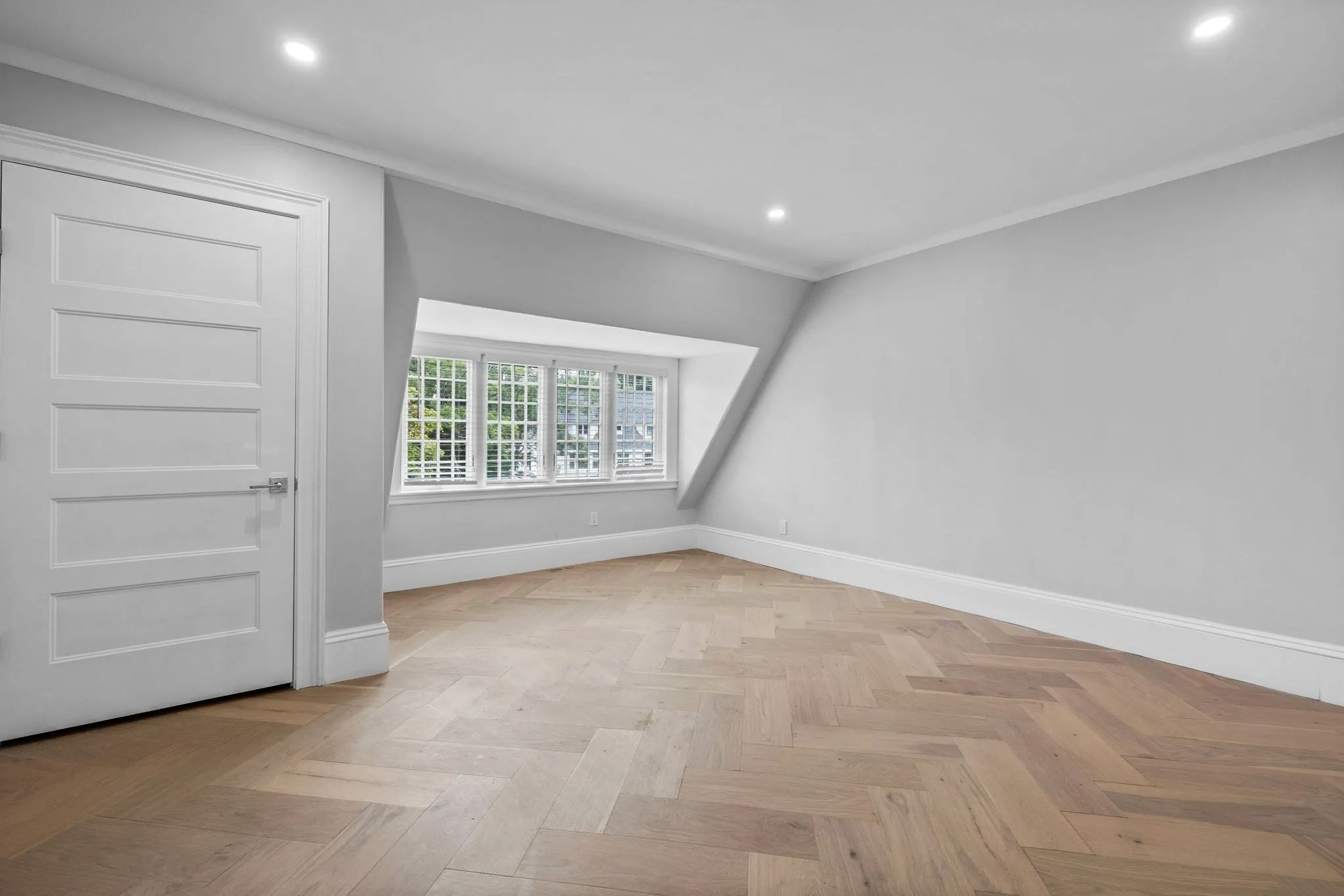 8+ bed, 4+ bath apartment for rent at 476 Heath St Unit 1, Chestnut Hill — photo 12 of 17