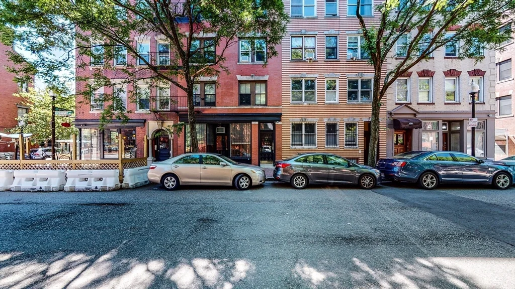 Studio bed, 1 bath apartment for rent at 476 Shawmut Ave Unit 1, South End — photo 1 of 8