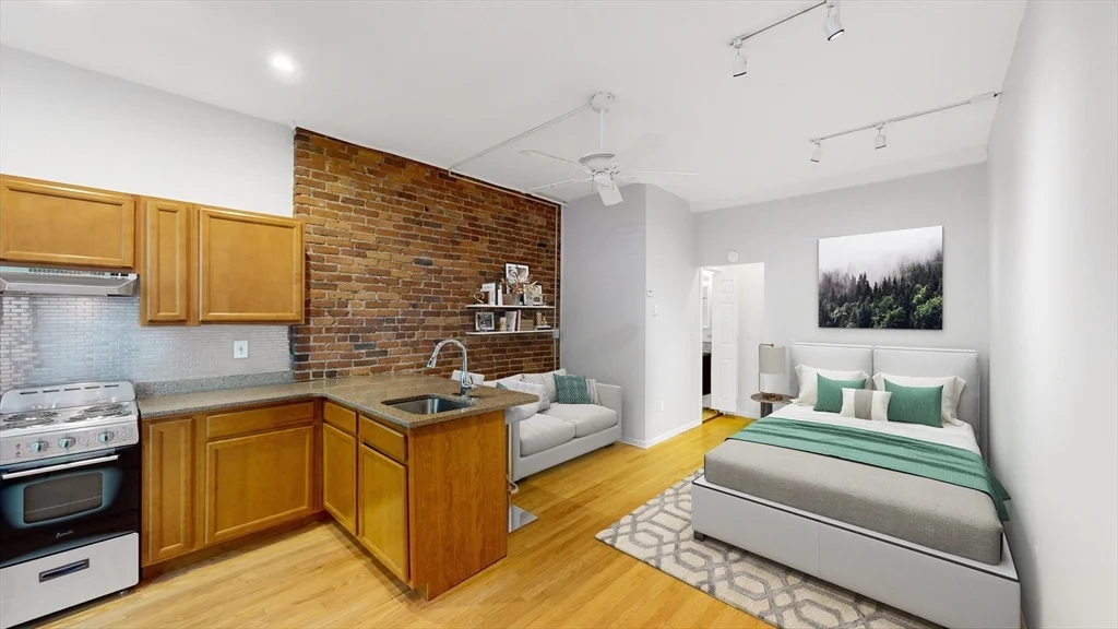Studio bed, 1 bath apartment for rent at 476 Shawmut Ave Unit 1, South End — photo 3 of 8
