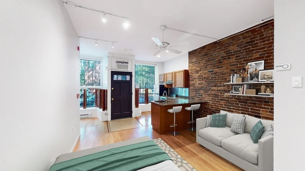 Studio bed, 1 bath apartment for rent at 476 Shawmut Ave Unit 1, South End — photo 2 of 8