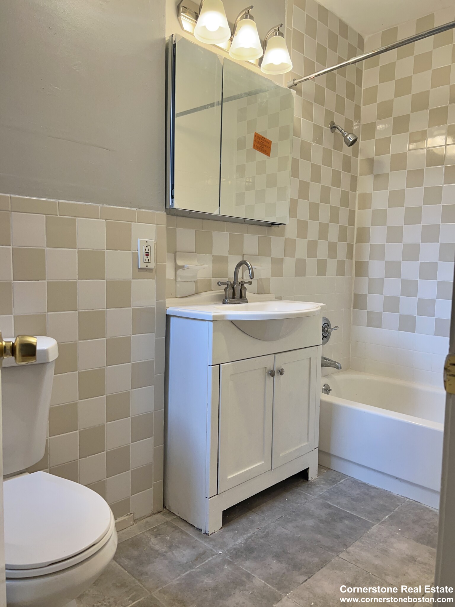 4 bed, 1 bath apartment for rent at 477 Dudley St Unit 2, Roxbury — photo 8 of 8