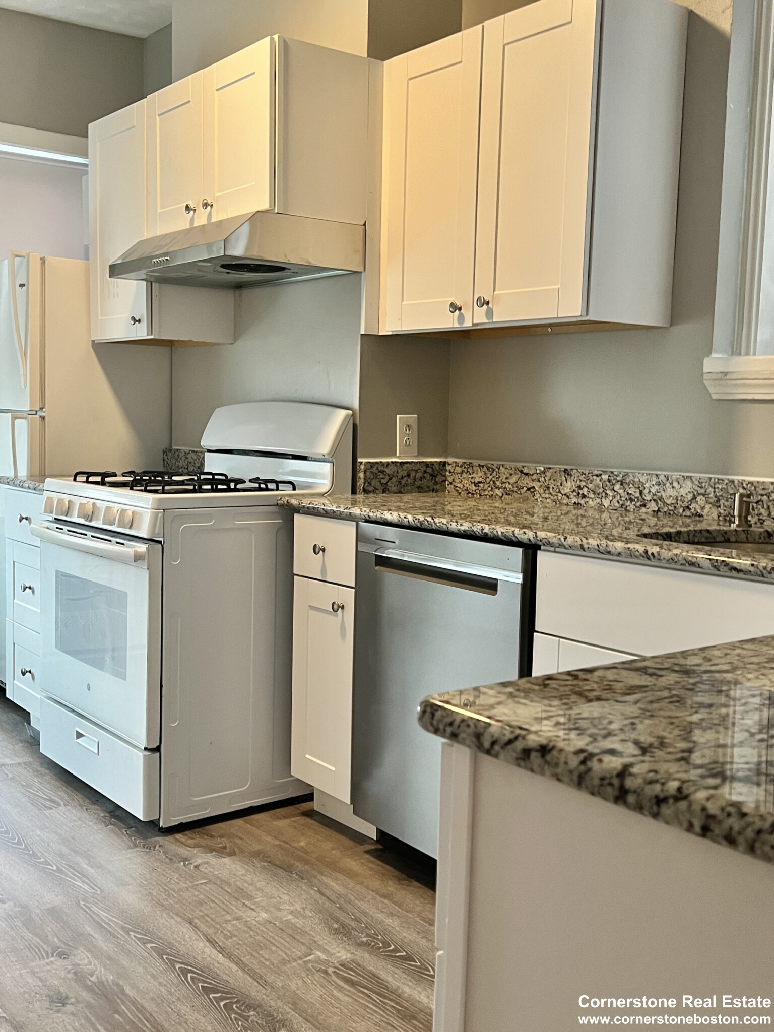 4 bed, 1 bath apartment for rent at 477 Dudley St Unit 2, Roxbury — photo 2 of 8