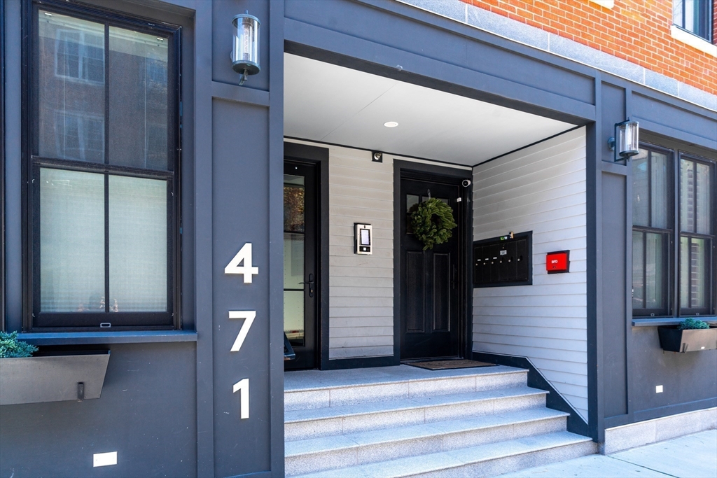 2 bed, 2 bath apartment for rent at 477 Hanover St Unit 4, North End — photo 2 of 24