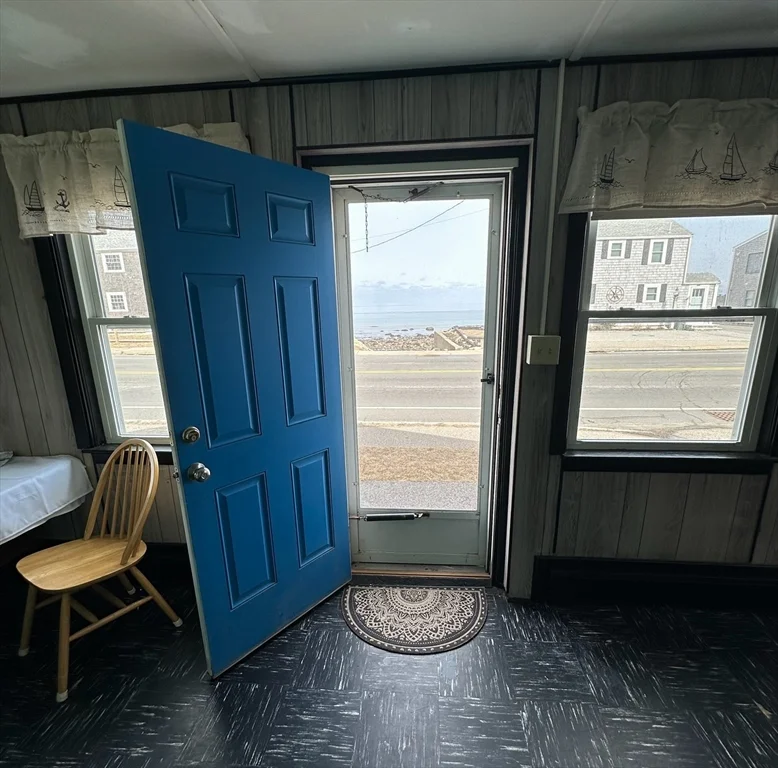2 bed, 1 bath apartment for rent at 477 Ocean St, Marshfield
