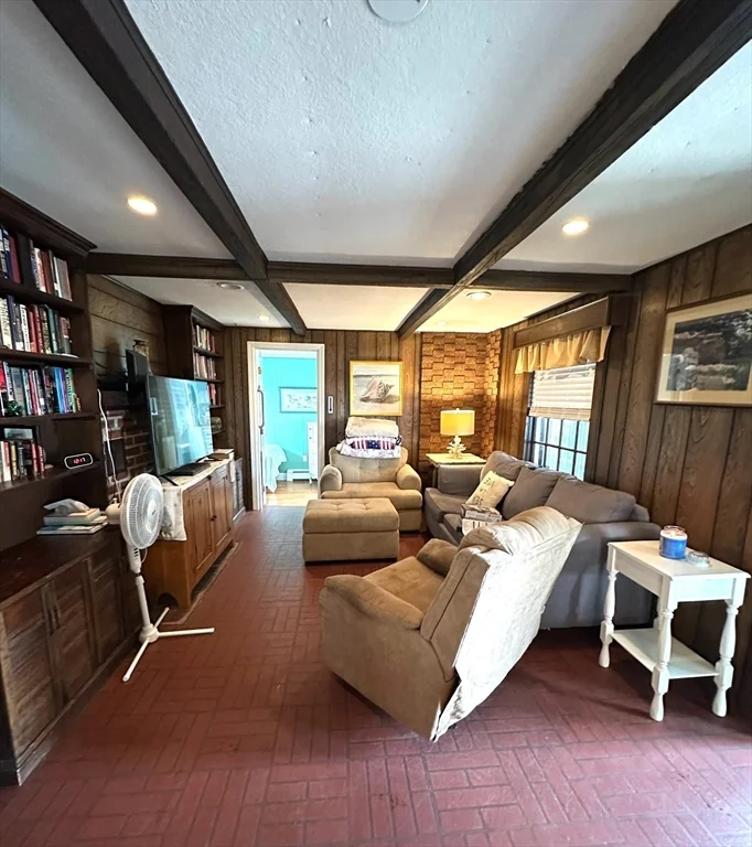2 bed, 1 bath apartment for rent at 477 Ocean St, Marshfield — photo 8 of 16