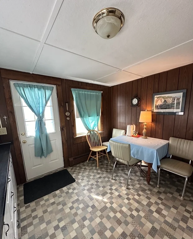 2 bed, 1 bath apartment for rent at 477 Ocean St, Marshfield — photo 14 of 16