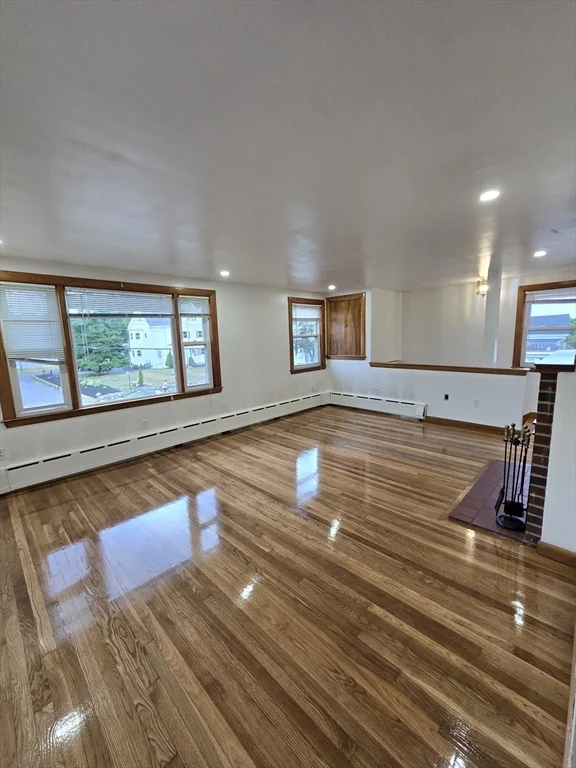 2 bed, 1 bath apartment for rent at 478 Central St Unit 2, Saugus — photo 3 of 10