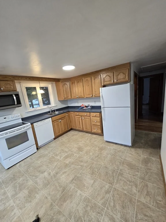 2 bed, 1 bath apartment for rent at 478 Central St Unit 2, Saugus