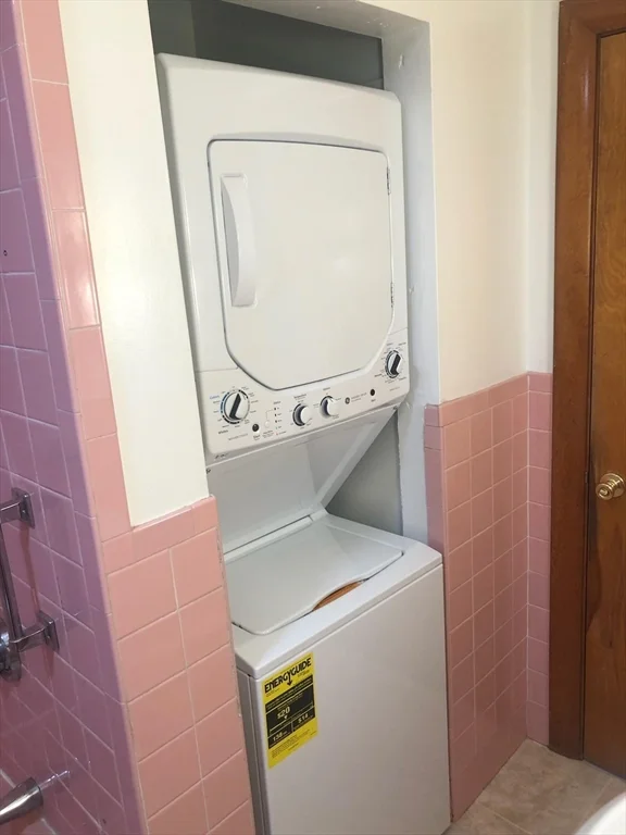 2 bed, 1 bath apartment for rent at 478 Central St Unit 2, Saugus — photo 10 of 10