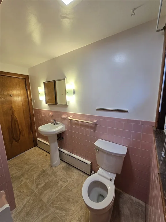 2 bed, 1 bath apartment for rent at 478 Central St Unit 2, Saugus — photo 6 of 10
