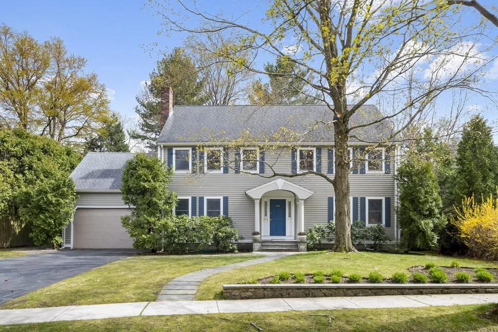 5 bed, 3.5 bath apartment for rent at 478 Clinton Rd Unit 1, Chestnut Hill — photo 1 of 16