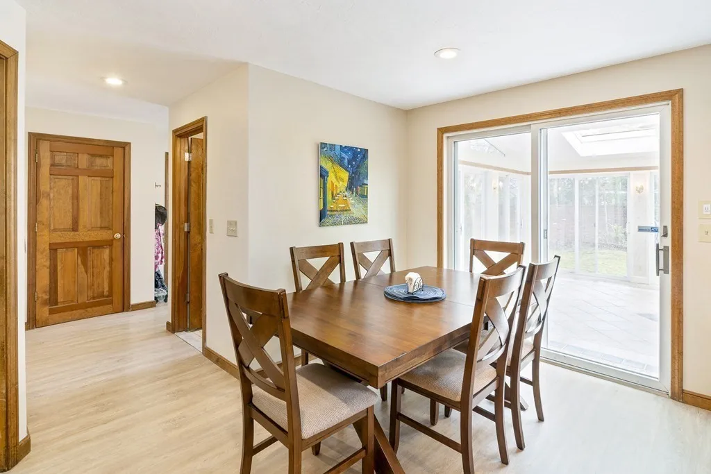 5 bed, 3.5 bath apartment for rent at 478 Clinton Rd Unit 1, Chestnut Hill — photo 5 of 16
