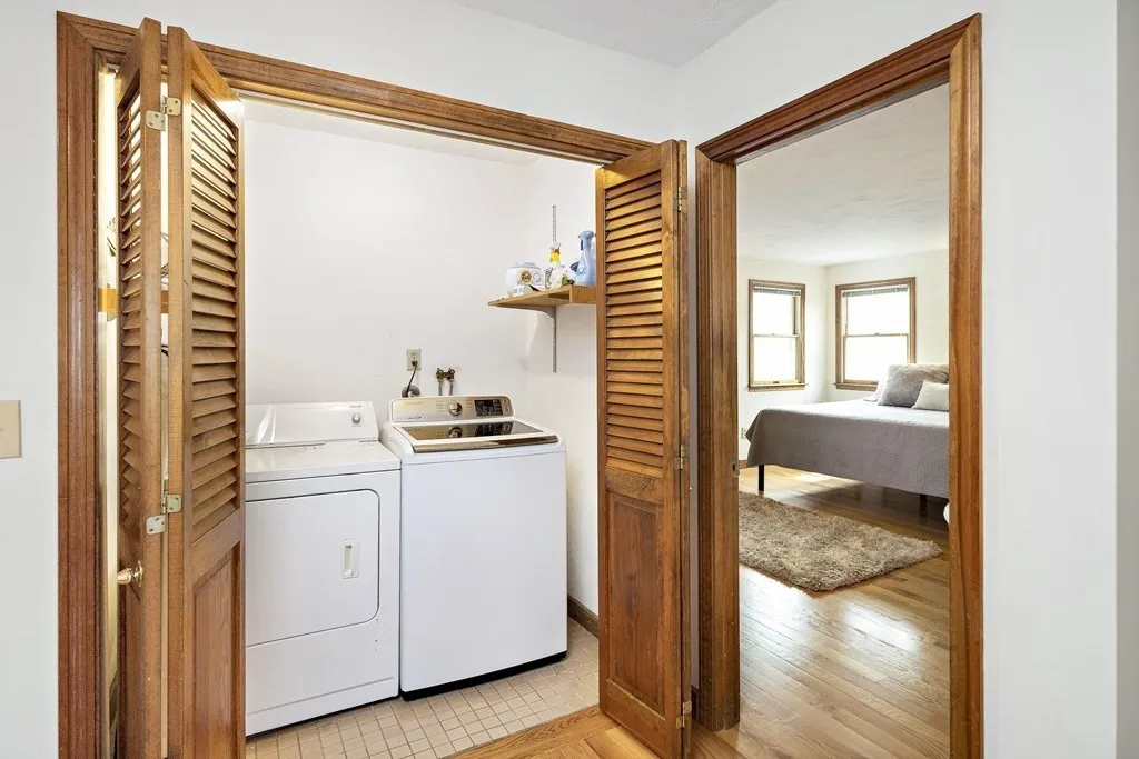 5 bed, 3.5 bath apartment for rent at 478 Clinton Rd Unit 1, Chestnut Hill — photo 11 of 16