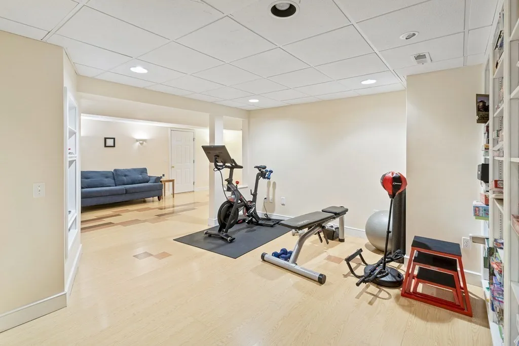 5 bed, 3.5 bath apartment for rent at 478 Clinton Rd Unit 1, Chestnut Hill — photo 13 of 16
