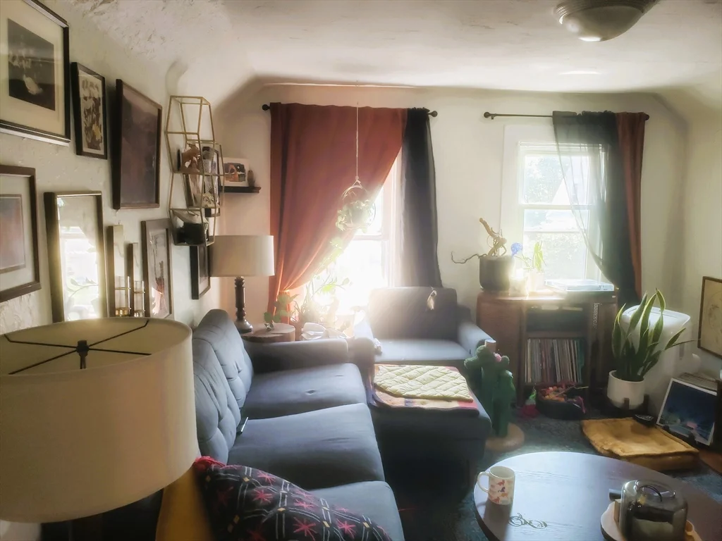 2 bed, 1 bath apartment for rent at 478 Medford St Unit 3, Somerville — photo 3 of 27