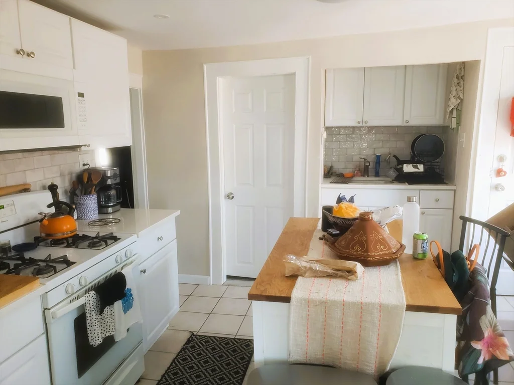 2 bed, 1 bath apartment for rent at 478 Medford St Unit 3, Somerville — photo 14 of 27