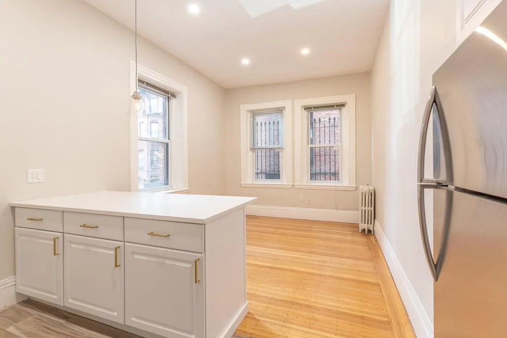 2 bed, 1 bath apartment for rent at 479 Beacon St Unit 12, Back Bay — photo 3 of 11