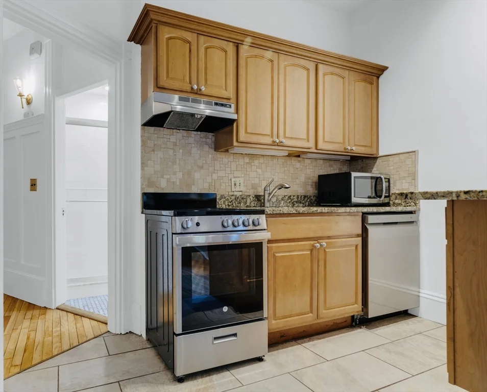 2 bed, 1 bath apartment for rent at 479 Beacon St Unit 32, Back Bay — photo 8 of 13