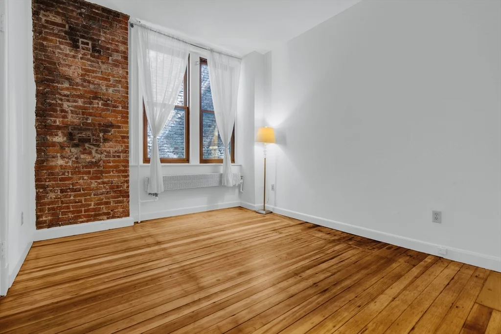 2 bed, 1 bath apartment for rent at 479 Beacon St Unit 32, Back Bay — photo 4 of 13