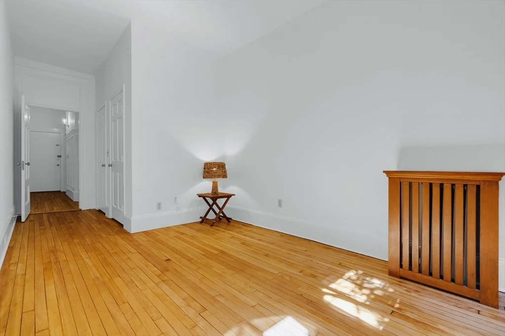 2 bed, 1 bath apartment for rent at 479 Beacon St Unit 32, Back Bay — photo 5 of 13