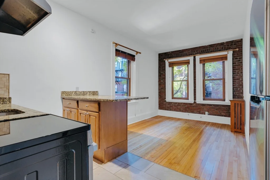 2 bed, 1 bath apartment for rent at 479 Beacon St Unit 32, Back Bay — photo 2 of 13