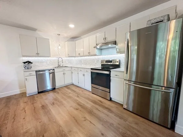 2 bed, 1 bath apartment for rent at 479 Durfee St Unit 11, Fall River — photo 4 of 13