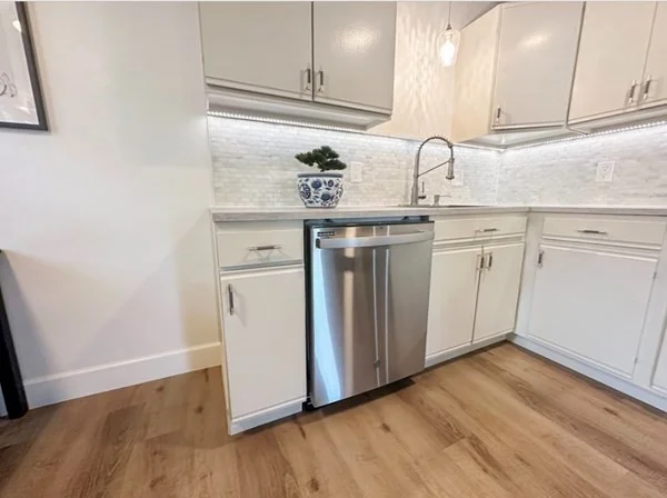 2 bed, 1 bath apartment for rent at 479 Durfee St Unit 11, Fall River — photo 6 of 13