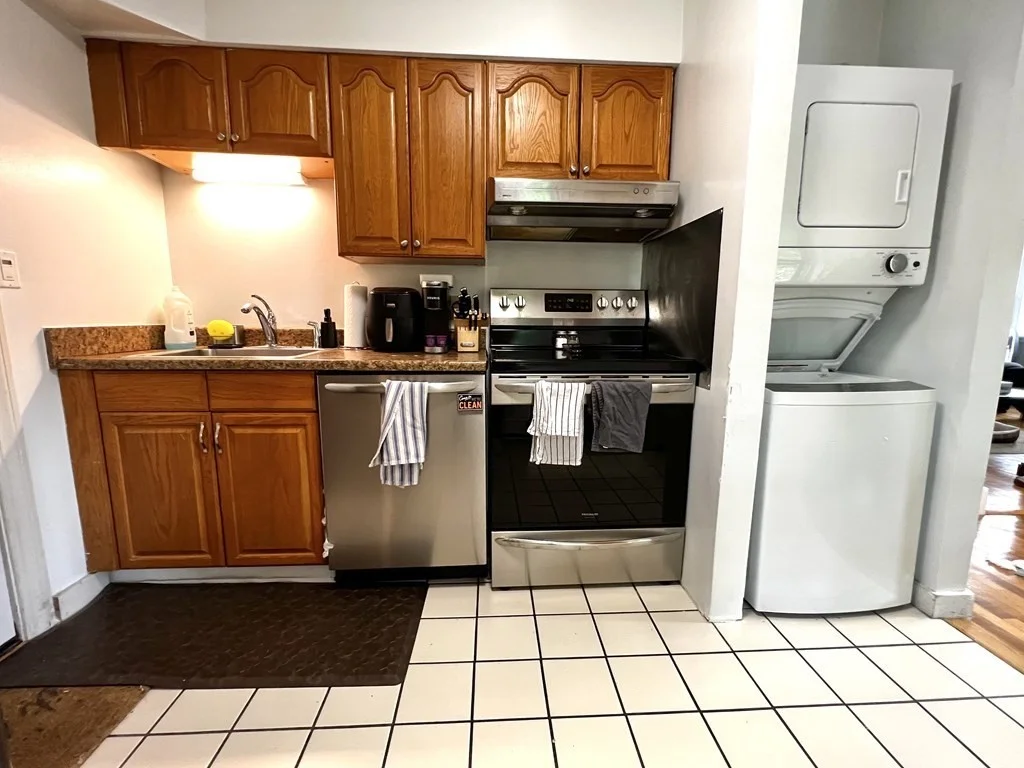 2 bed, 1 bath apartment for rent at 479 High St Unit 2, Dedham — photo 3 of 17