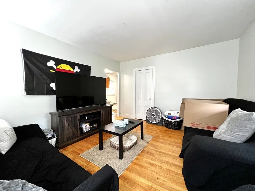 2 bed, 1 bath apartment for rent at 479 High St Unit 2, Dedham