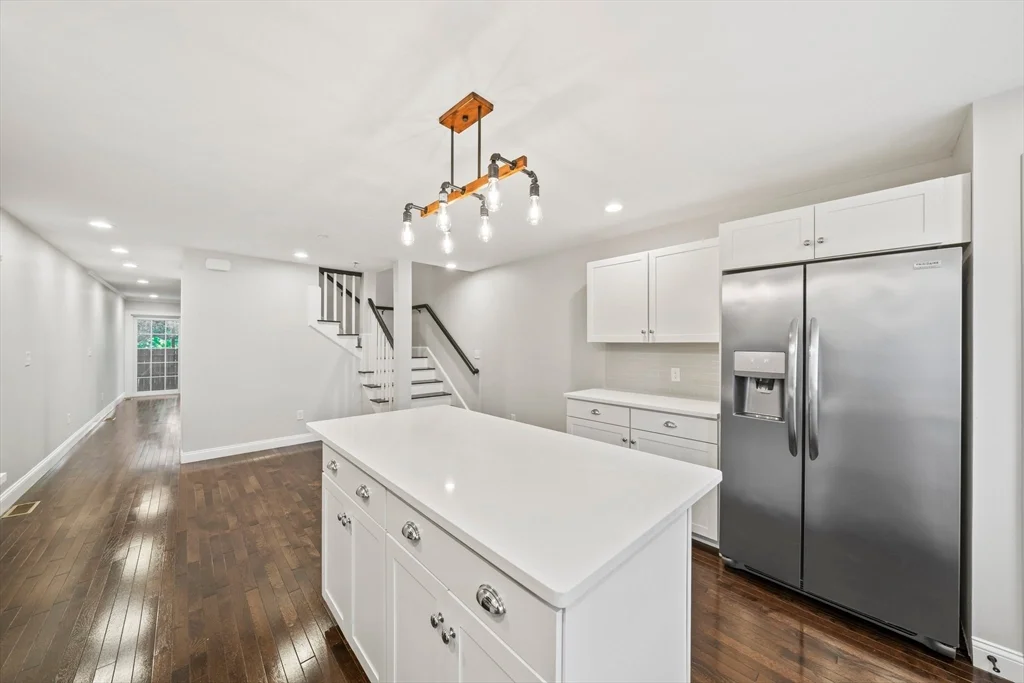 2 bed, 3 bath apartment for rent at 479 Sherman St Unit 4, Canton — photo 3 of 18