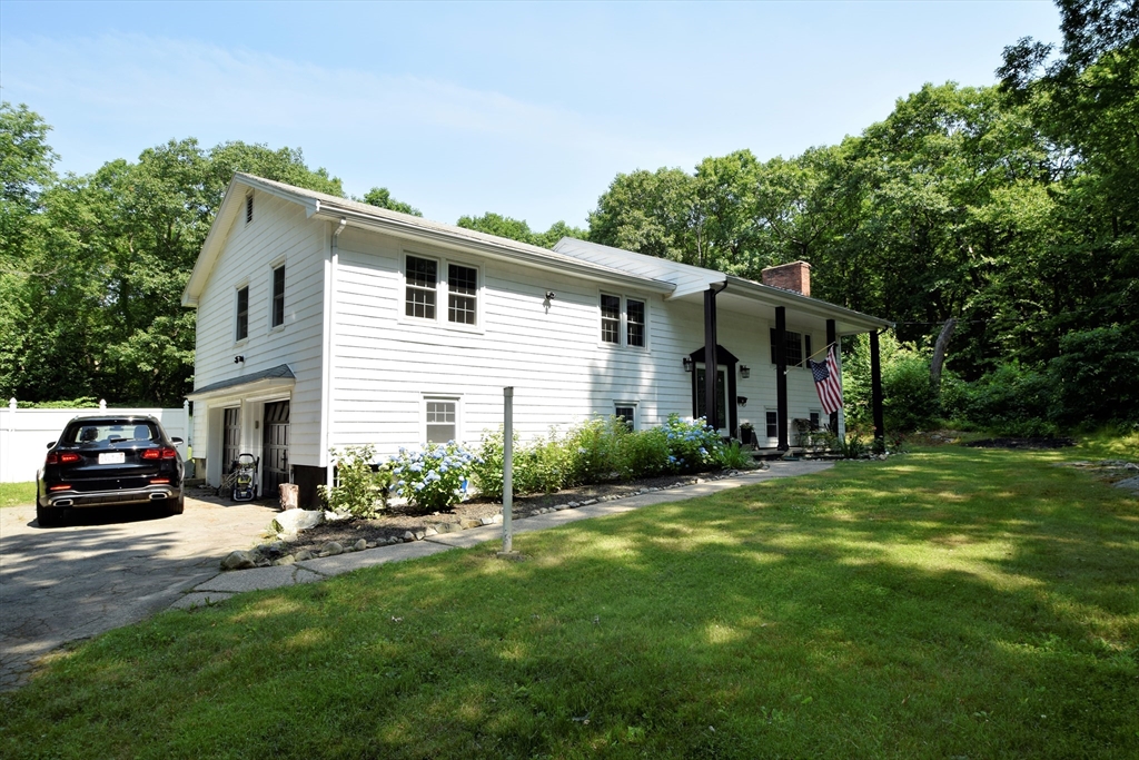 4 bed, 3 bath apartment for rent at 479 Westfield St, Precinct One/Upper Dedham — photo 1 of 28