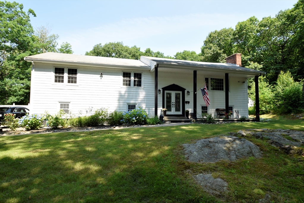 4 bed, 3 bath apartment for rent at 479 Westfield St, Precinct One/Upper Dedham — photo 2 of 28