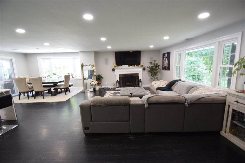 4 bed, 3 bath apartment for rent at 479 Westfield St Unit 1, Dedham — photo 4 of 28