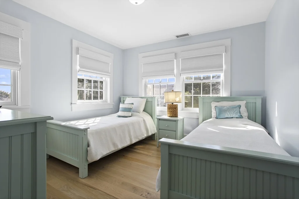 6 bed, 4+ bath apartment for rent at 47a West Chester St, Nantucket — photo 15 of 17