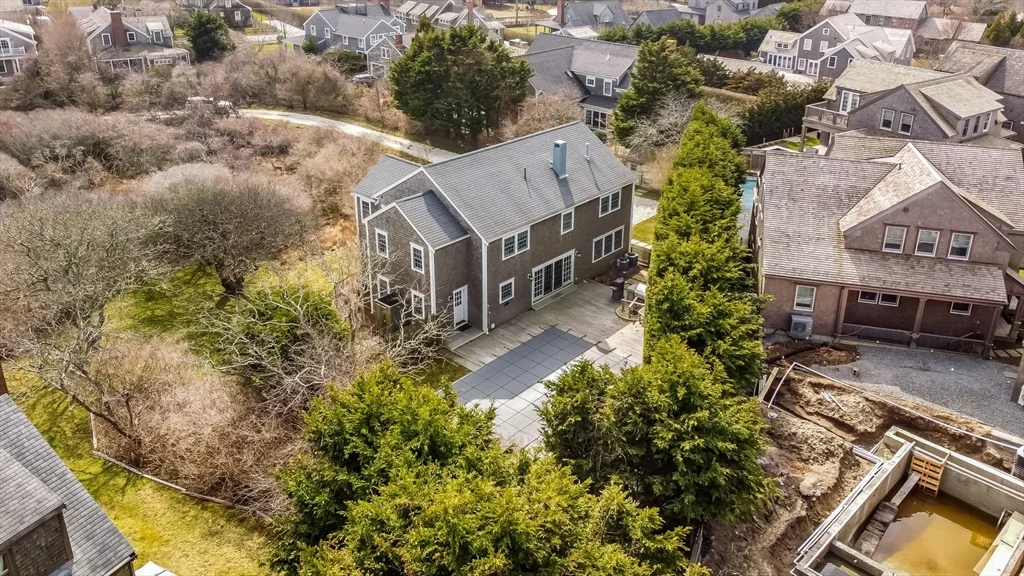 6 bed, 4+ bath apartment for rent at 47a West Chester St, Nantucket — photo 1 of 17