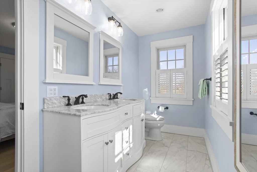 6 bed, 4+ bath apartment for rent at 47a West Chester St, Nantucket — photo 11 of 17