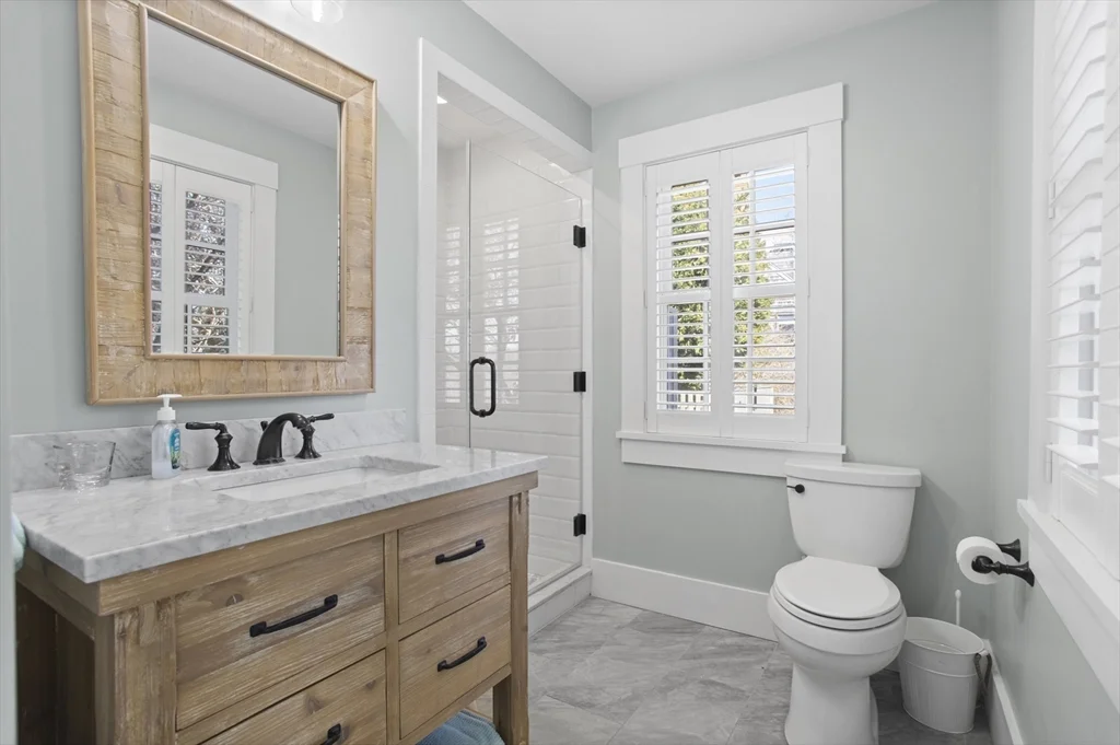 6 bed, 4+ bath apartment for rent at 47a West Chester St, Nantucket — photo 13 of 17