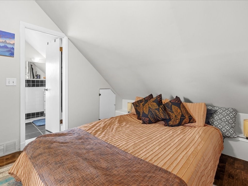 1 bed, 1 bath apartment for rent at 47R Jamaica St Unit 3, Jamaica Plain — photo 10 of 18