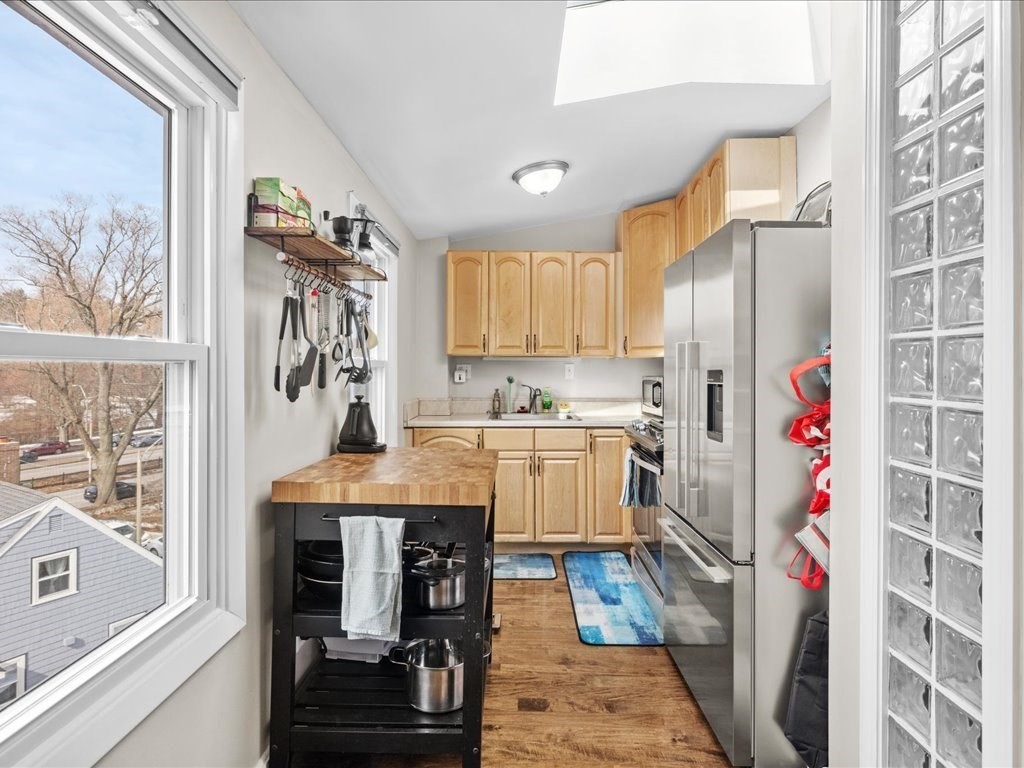 1 bed, 1 bath apartment for rent at 47R Jamaica St Unit 3, Jamaica Plain — photo 6 of 18
