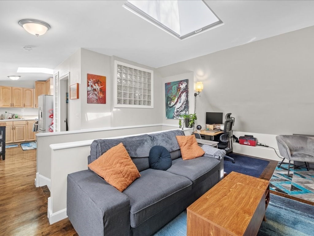 1 bed, 1 bath apartment for rent at 47R Jamaica St Unit 3, Jamaica Plain — photo 3 of 18