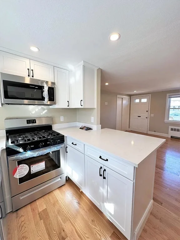 2 bed, 1 bath apartment for rent at 48-50 Rhodes Cir Unit 1, Hingham — photo 3 of 14