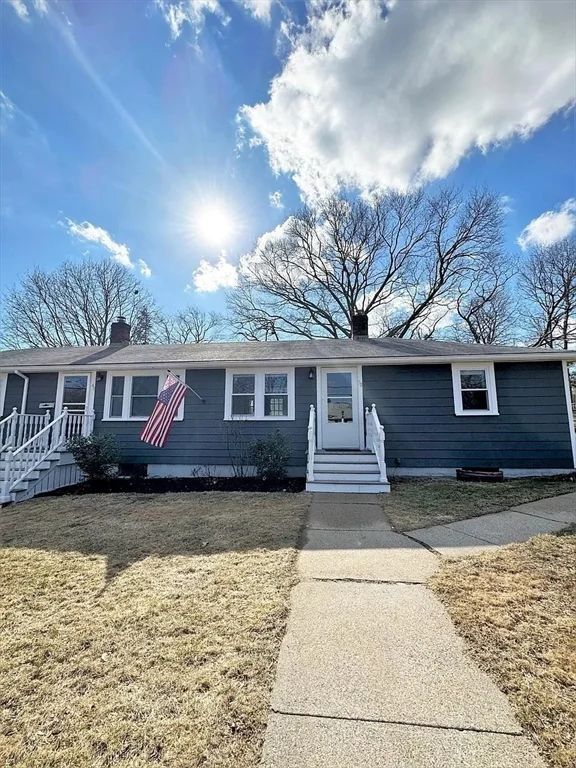 2 bed, 1 bath apartment for rent at 48-50 Rhodes Cir Unit 1, Hingham