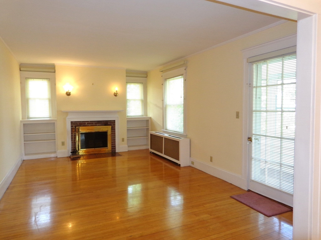 4 bed, 2 bath apartment for rent at 48-50 Townsend Rd Unit 50, Belmont — photo 2 of 23