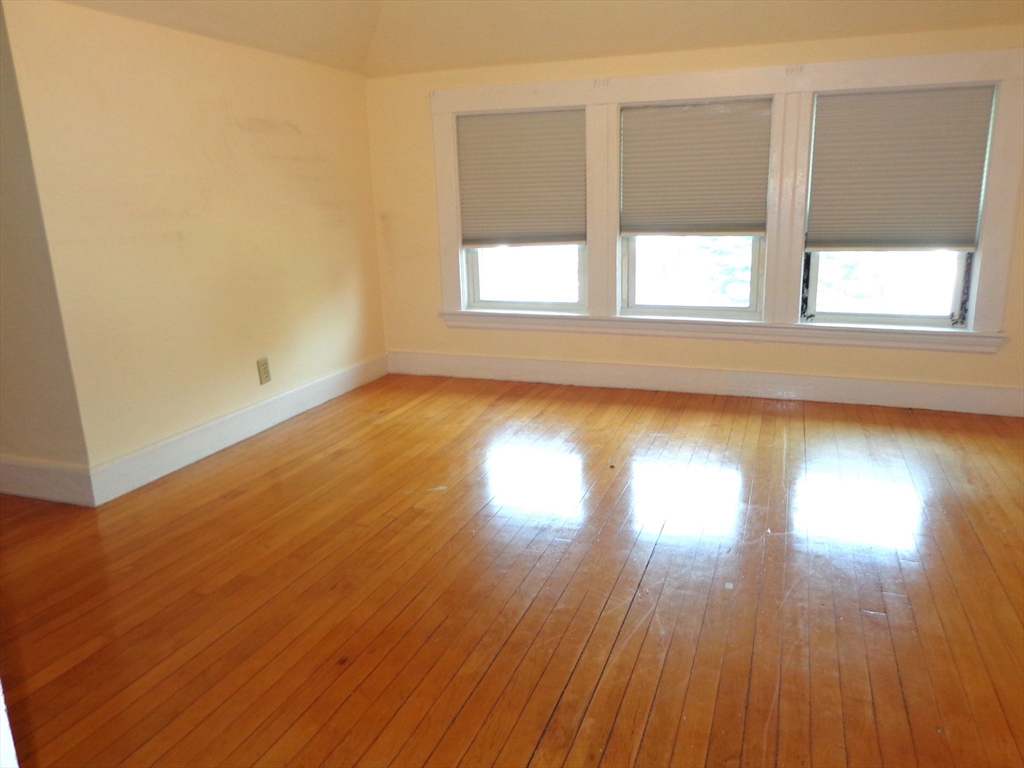 4 bed, 2 bath apartment for rent at 48-50 Townsend Rd Unit 50, Belmont — photo 16 of 23